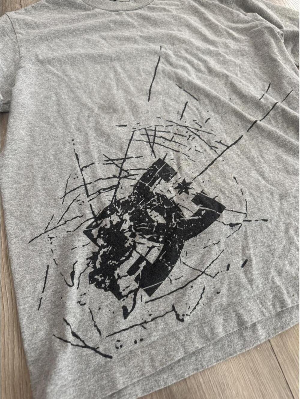 DC Shoes grey graphic tee #